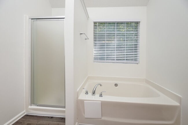 Building Photo - 309 Stones Throw Dr