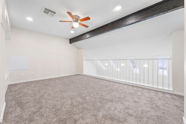 Building Photo - 49 W Southfork Pines Cir