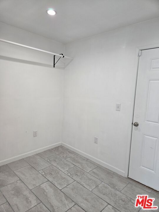 Building Photo - 300 S La Peer Dr