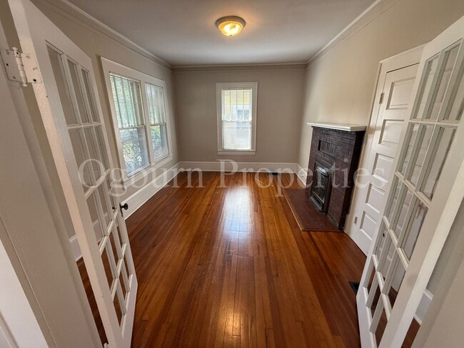 Building Photo - 113 E Sprague St