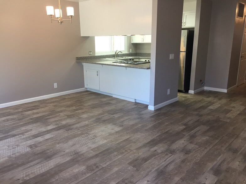 Building Photo - 837 Maria Ln