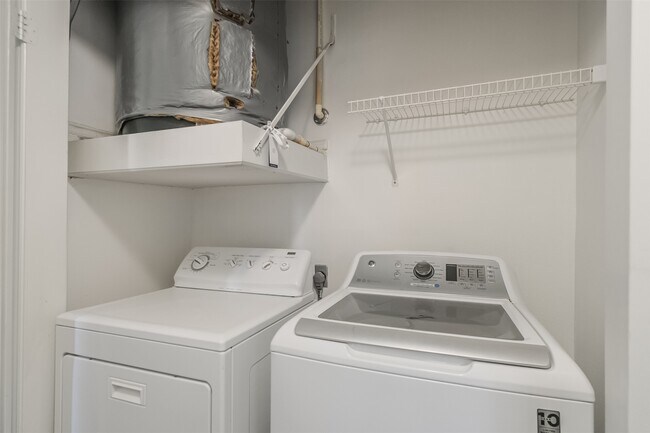 Building Photo - 2111 Welch St