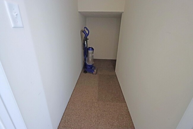 Building Photo - 5595 Eagle River Dr