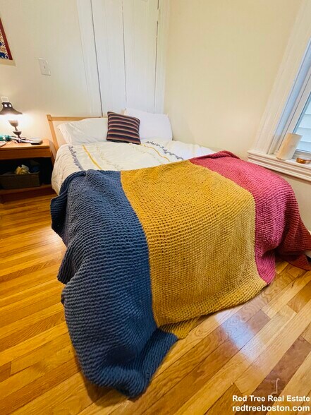 Building Photo - 10 Houghton St