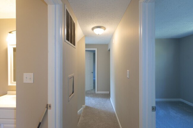 Building Photo - 4 bed 2.5 bath 2 story home with full deck located in Decatur Township