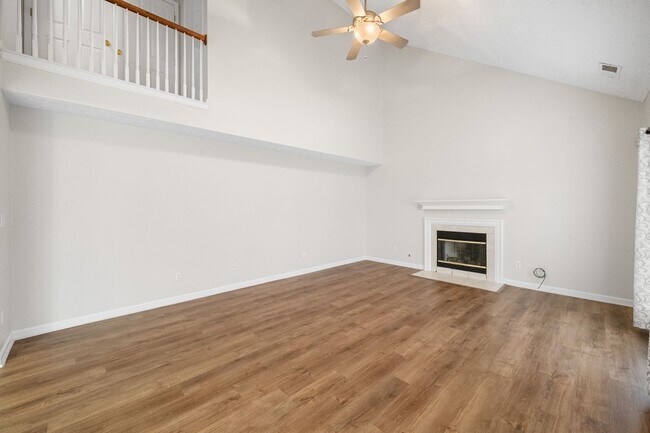 Building Photo - Beautifully Renovated Home in Worthington Place