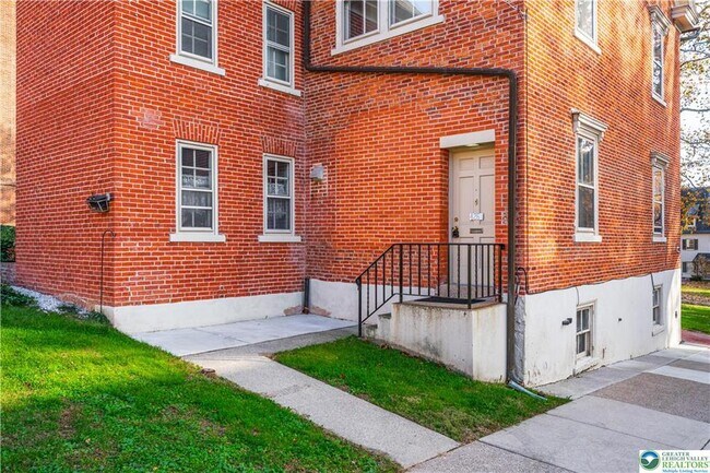 Building Photo - 426 Heckewelder Pl