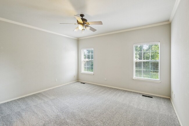 Building Photo - Spacious 4 Bedroom + Bonus Room