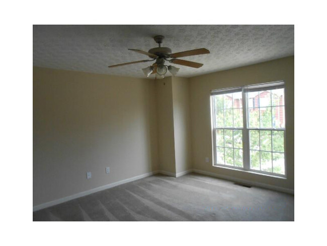 Building Photo - 2437 Piering Dr
