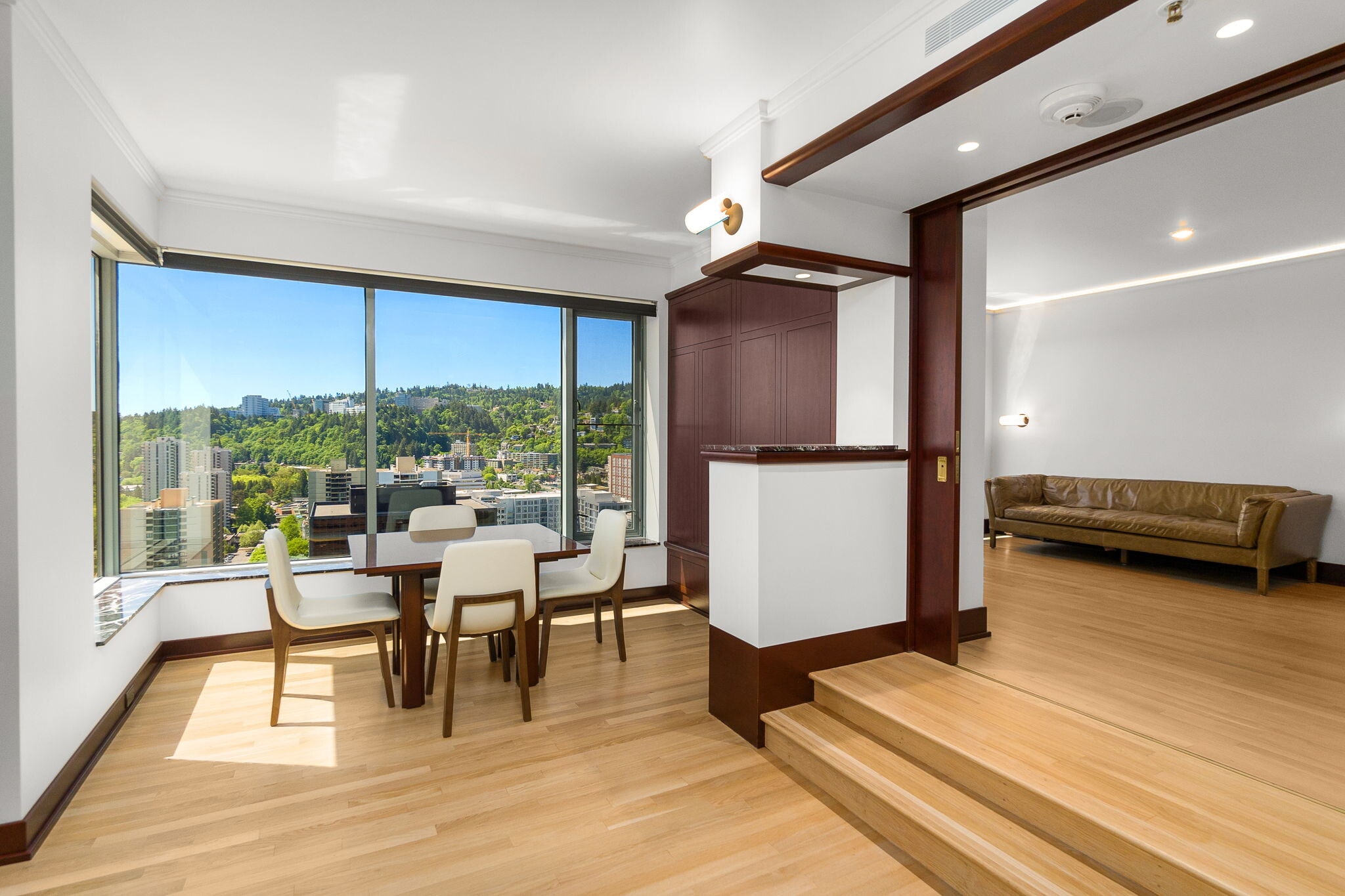 Building Photo - 1414 SW 3rd Ave