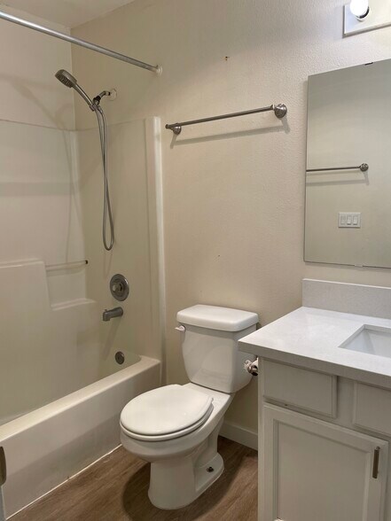 Bathroom - 340 Meadow Ave N