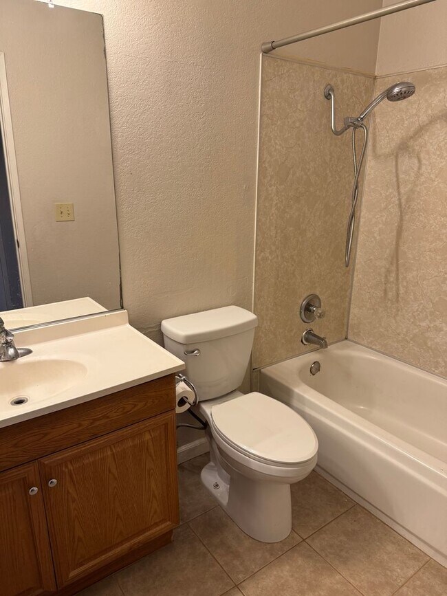 Building Photo - 4014-4016 Tresler Avenue