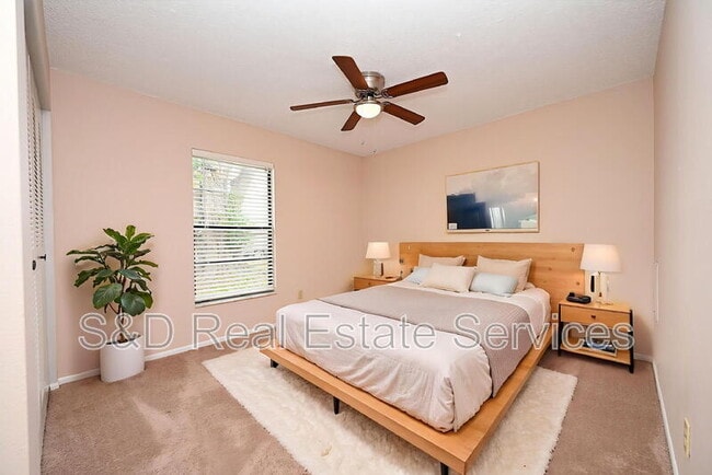 Building Photo - 1018 Sunshine Way SW