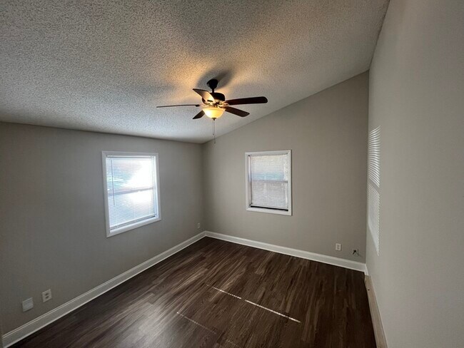 Building Photo - 8602 Mandolin Ct