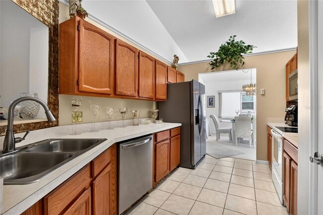 Building Photo - 6068 Swallow Dr