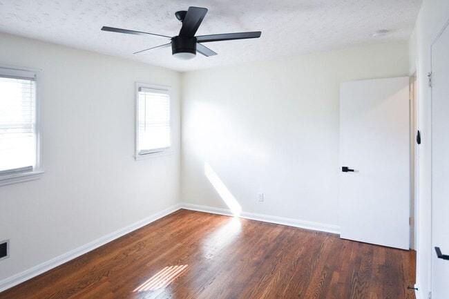 Building Photo - 5 Bedroom || 2 Bathroom - Single Family Ho...