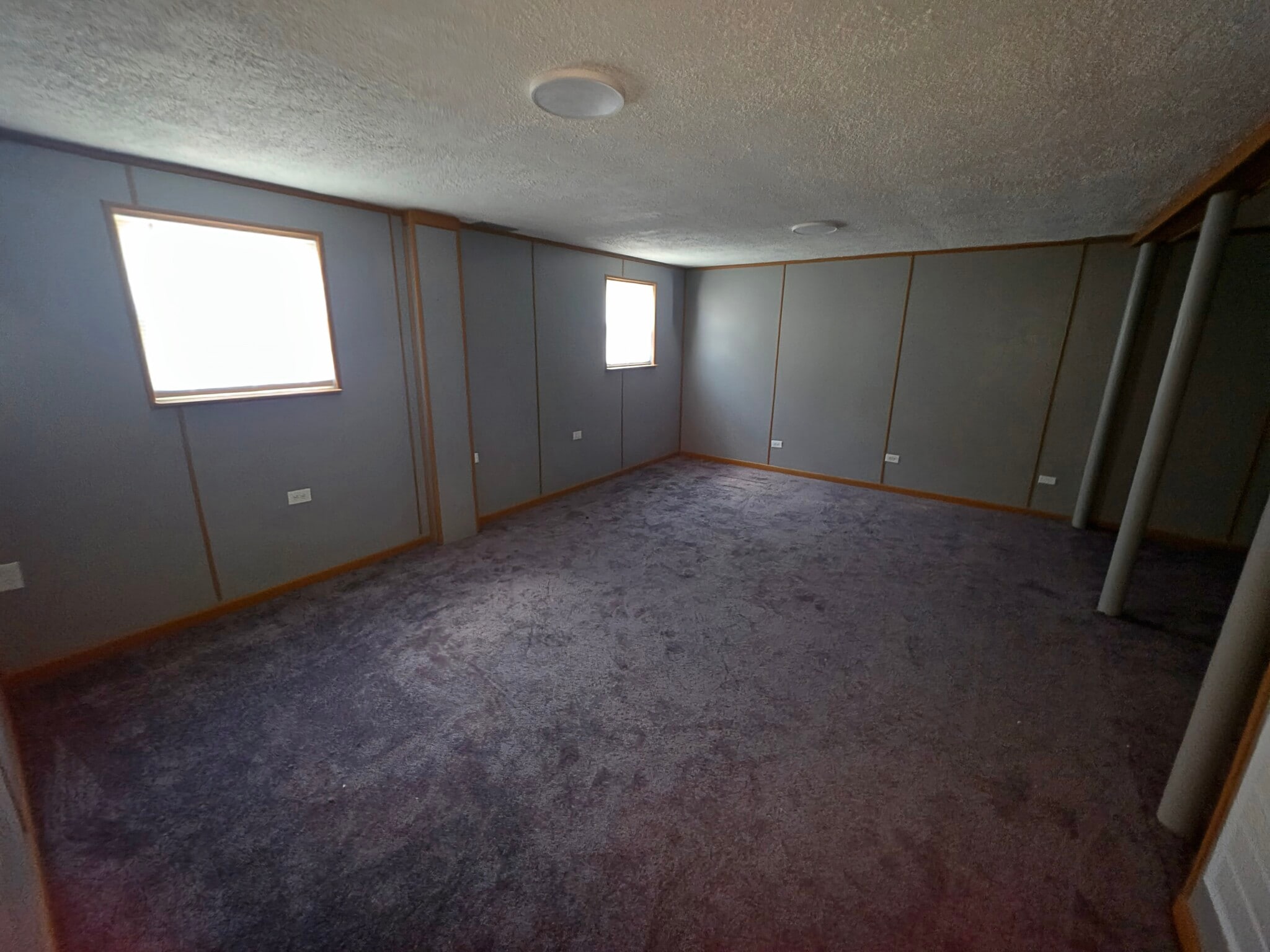 Building Photo - 1424 Carousel Rd