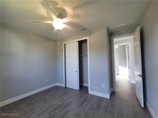 Building Photo - 1807 SW 39th St