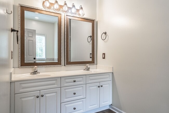 Building Photo - 1110 Devonshire Trail