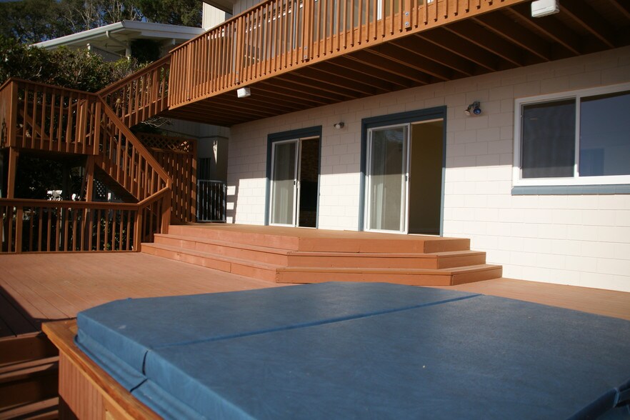 Building Photo - 220 Shoreview Dr