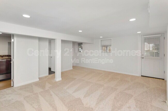 Building Photo - 5026 23rd St S