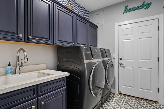 Building Photo - 3314 W Here to There Dr