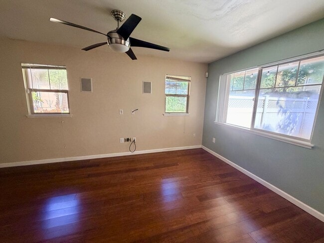 Building Photo - Spacious 3-Bedroom Townhome in Nohona at Mililani Mauka Available Now!