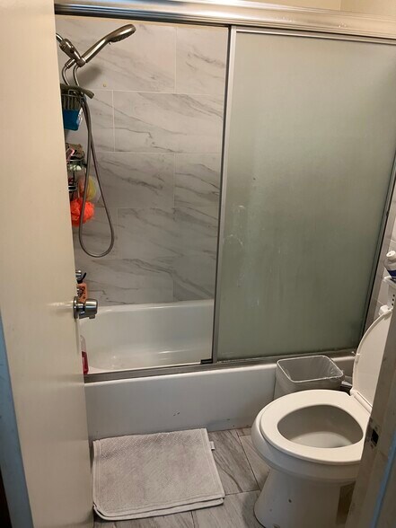 Building Photo - 2600 W Porter Ave