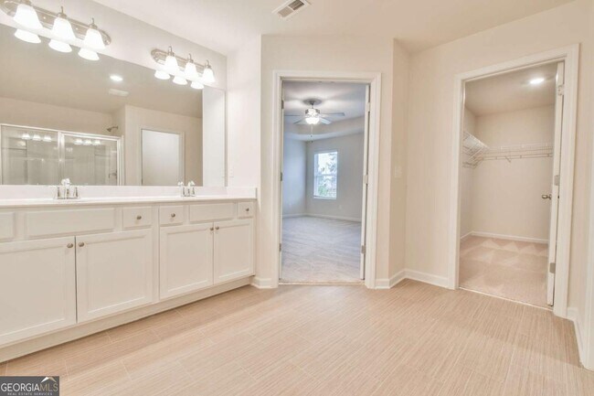 Building Photo - 4541 Bishops Ln