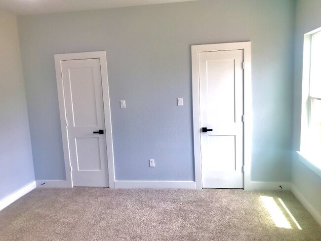 Building Photo - 1839 Dewalt St