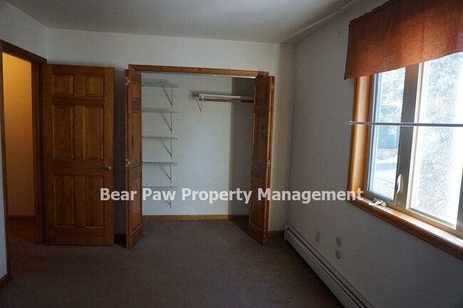 Building Photo - Great Duplex in North Evergreen!!