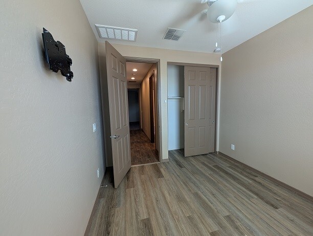 Building Photo - 41390 W Carlisle Ln