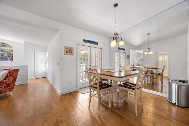 Building Photo - 7050 Barrington Cir
