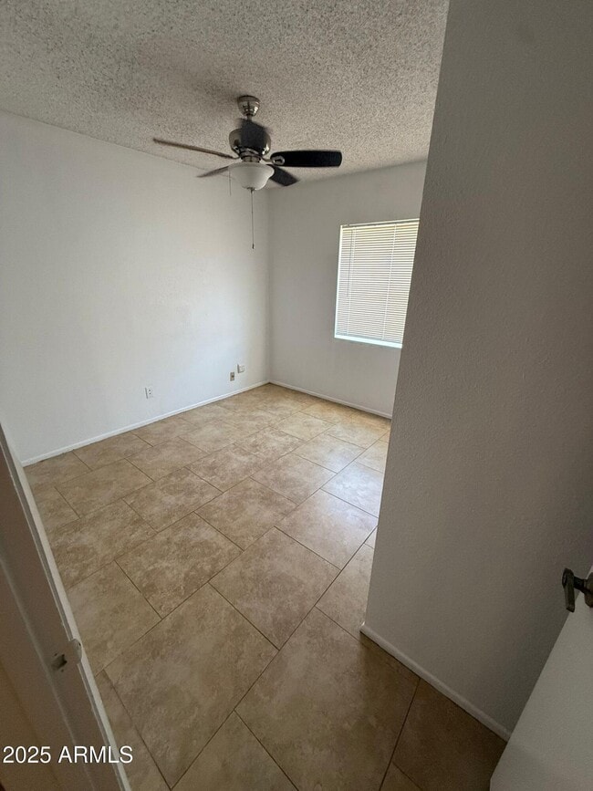 Building Photo - 5201 W Calavar Rd