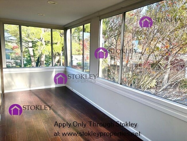 Building Photo - 1200 Singingwood Ct