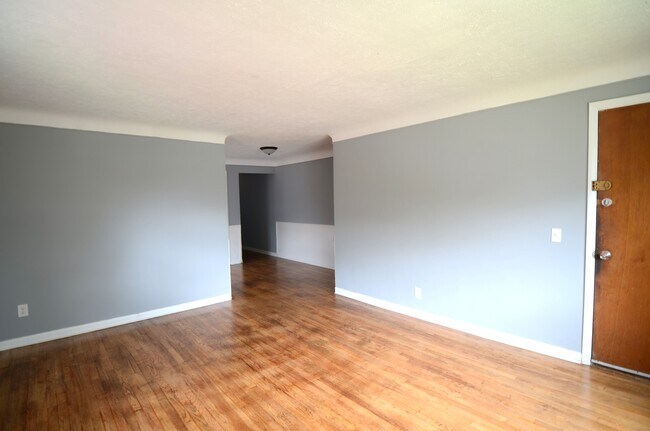 Building Photo - 7121 Delaware Ave