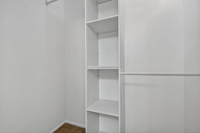 Building Photo - 270 Beaver Dam Ct