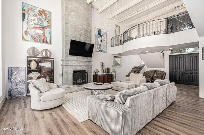 Building Photo - 10113 E Topaz Dr