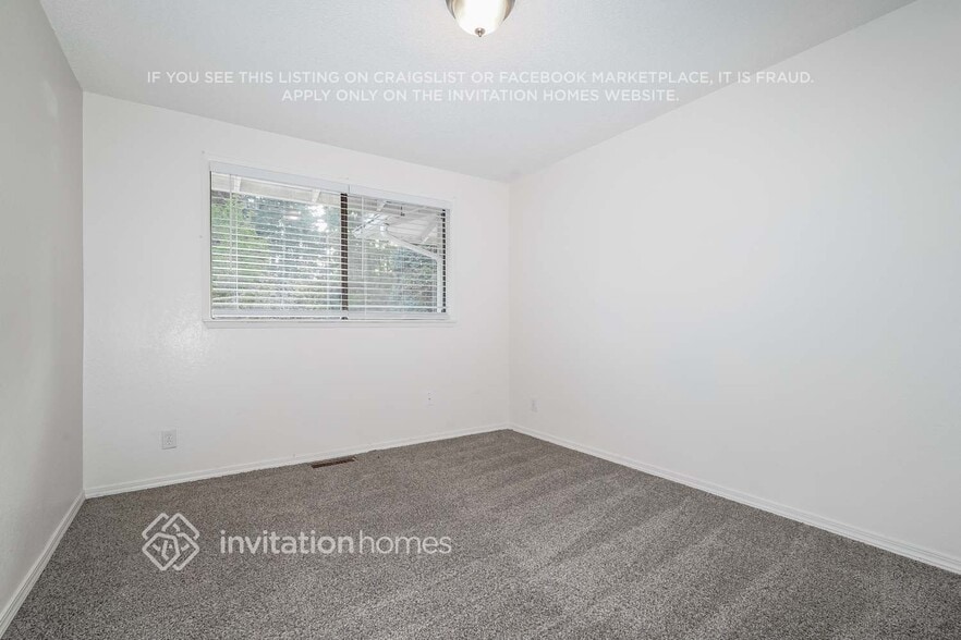 Building Photo - 2134 Hemlock St SE