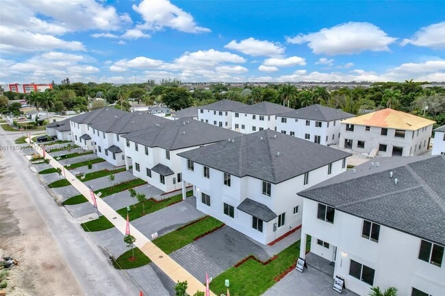 Primary Photo - 22465 SW 125th Ave