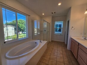 Building Photo - 20 Redberry Loop