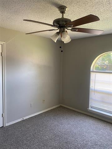 Building Photo - 1033 Rosewood Dr