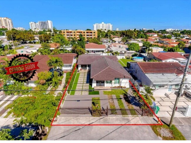 Building Photo - Central Miami Living, Minutes from Coconut...