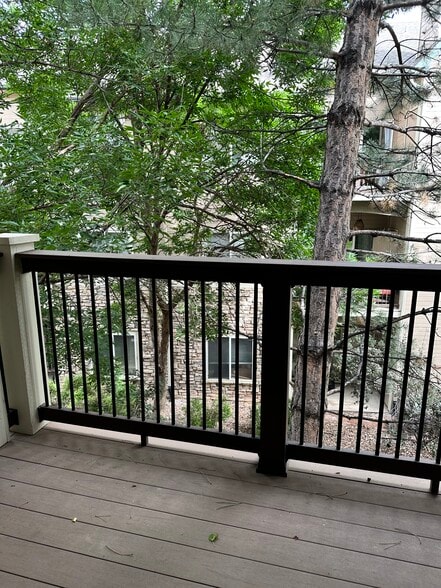 Building Photo - 7459 S Alkire St