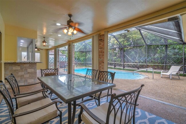 Building Photo - 3441 N Hills Dr