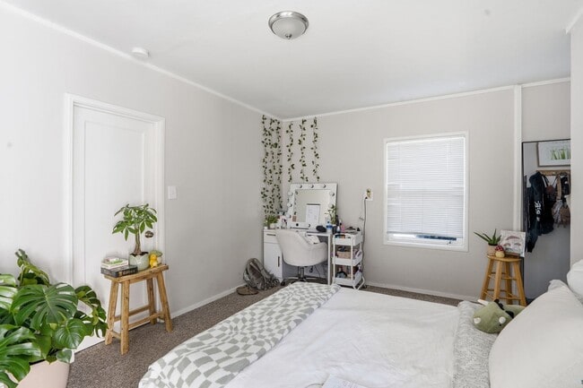 Building Photo - 811 Mission St