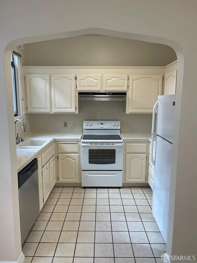 Building Photo - 3757 Webster St