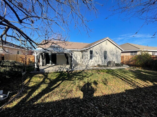 Building Photo - 5200 Fox Trotter Way
