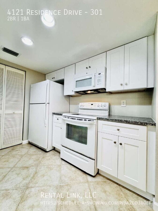 Building Photo - 4121 Residence Drive