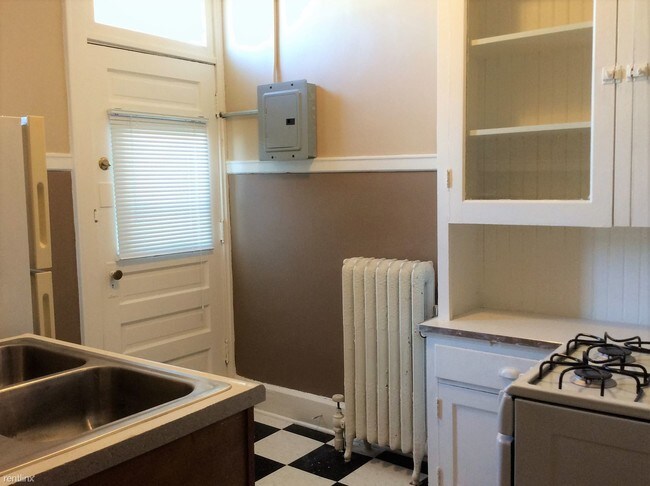 Building Photo - 2464 Harney St